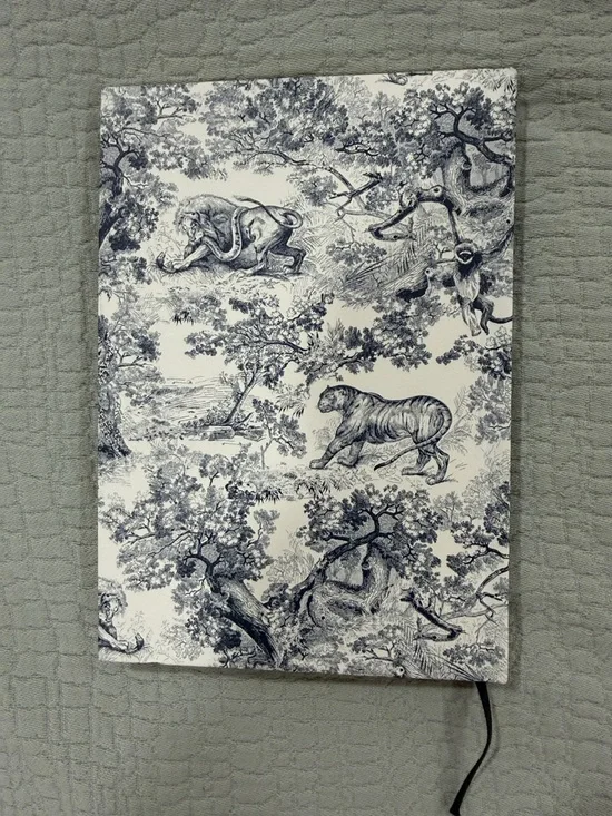 Dior White & Navy Toile Notebook with Gold Logo - Picture 5 of 6
